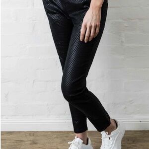 BEVY FLOG Black Cropped Textured Pants
